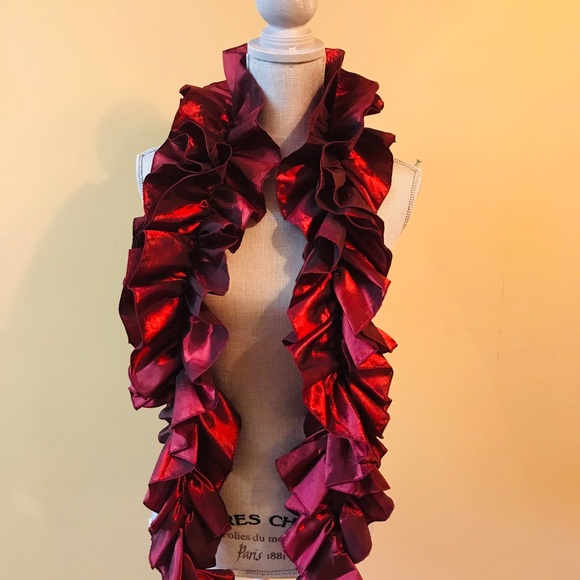 Accessories - Scarves, boa type ruffled